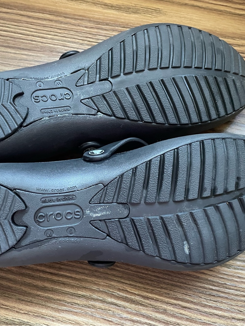 Crocs Flat Shoes Women’s - Picture 5 of 5